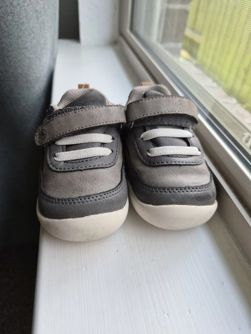 Stride Rite Gray Walking Shoes